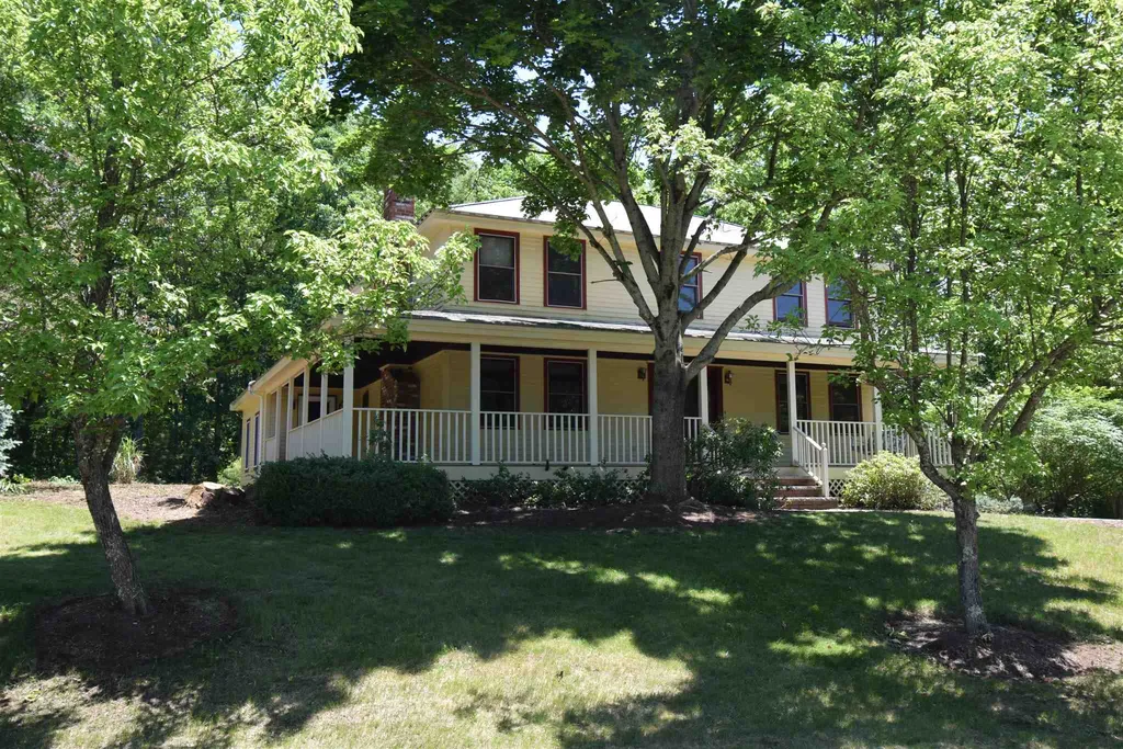 3 Sean Drive Kingston NH 03848