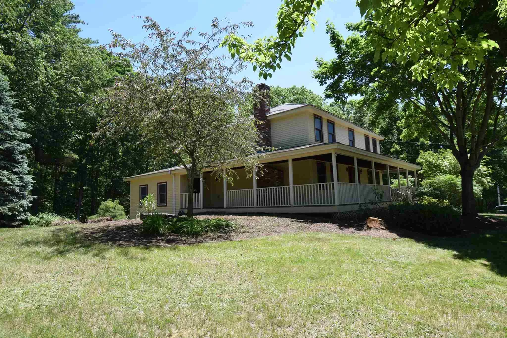 3 Sean Drive Kingston NH 03848