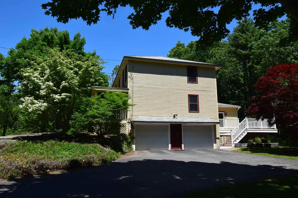 3 Sean Drive Kingston NH 03848