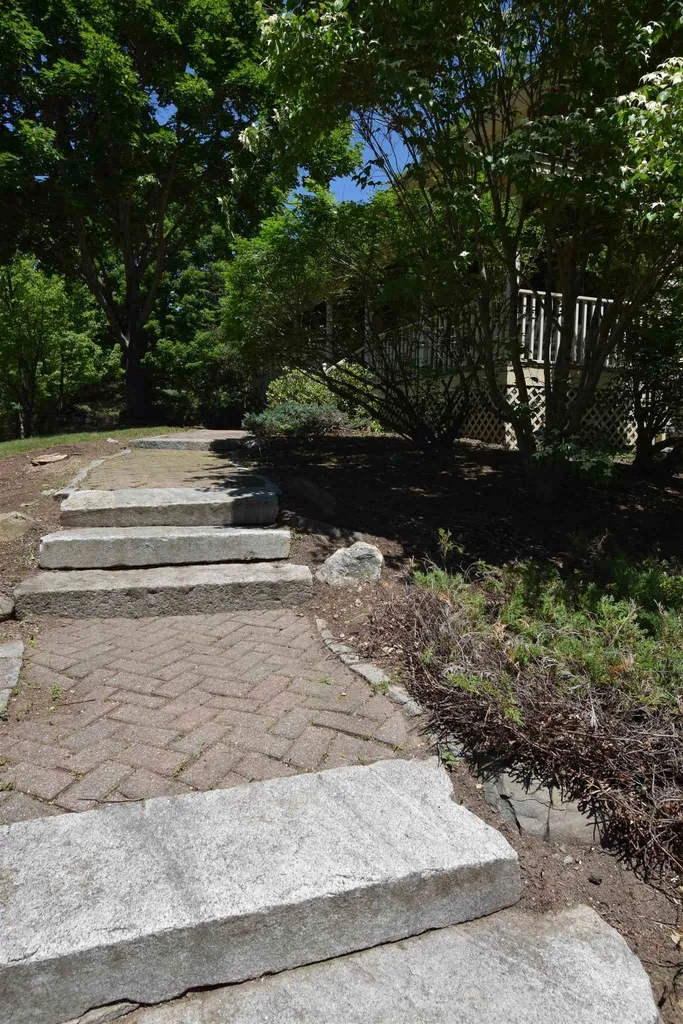 3 Sean Drive Kingston NH 03848