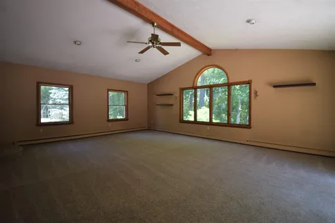 3 Sean Drive Kingston NH 03848