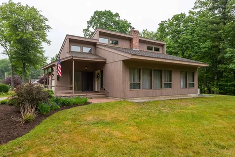 49 Pinewood Drive Somersworth NH 03878
