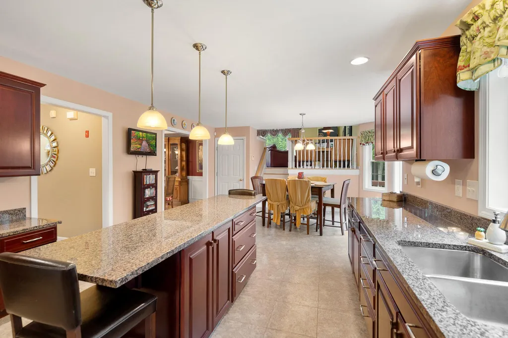 107 Mcintosh Road Danville NH 03819