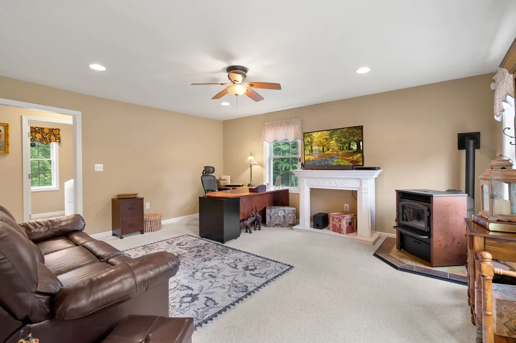 107 Mcintosh Road Danville NH 03819