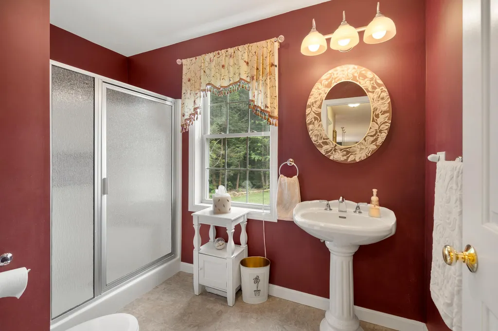 107 Mcintosh Road Danville NH 03819