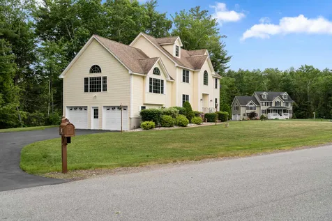 107 Mcintosh Road Danville NH 03819