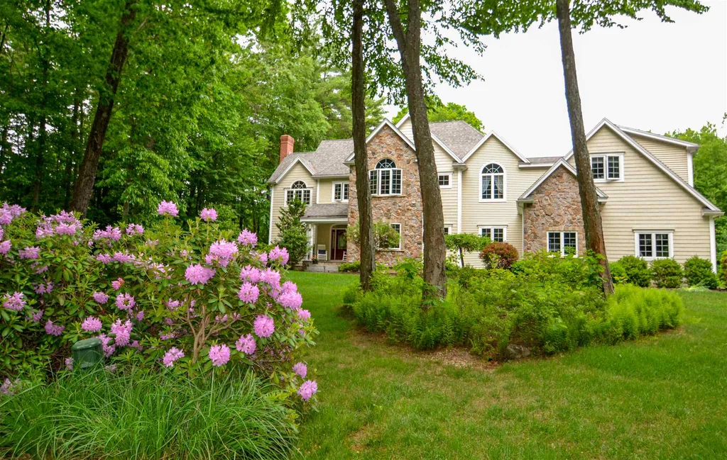 16r Autumn Lane Stratham NH 03885