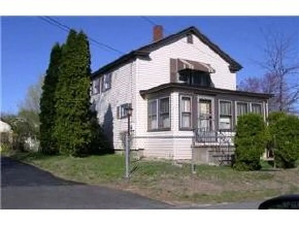 16 Haig Street Rochester NH 03867