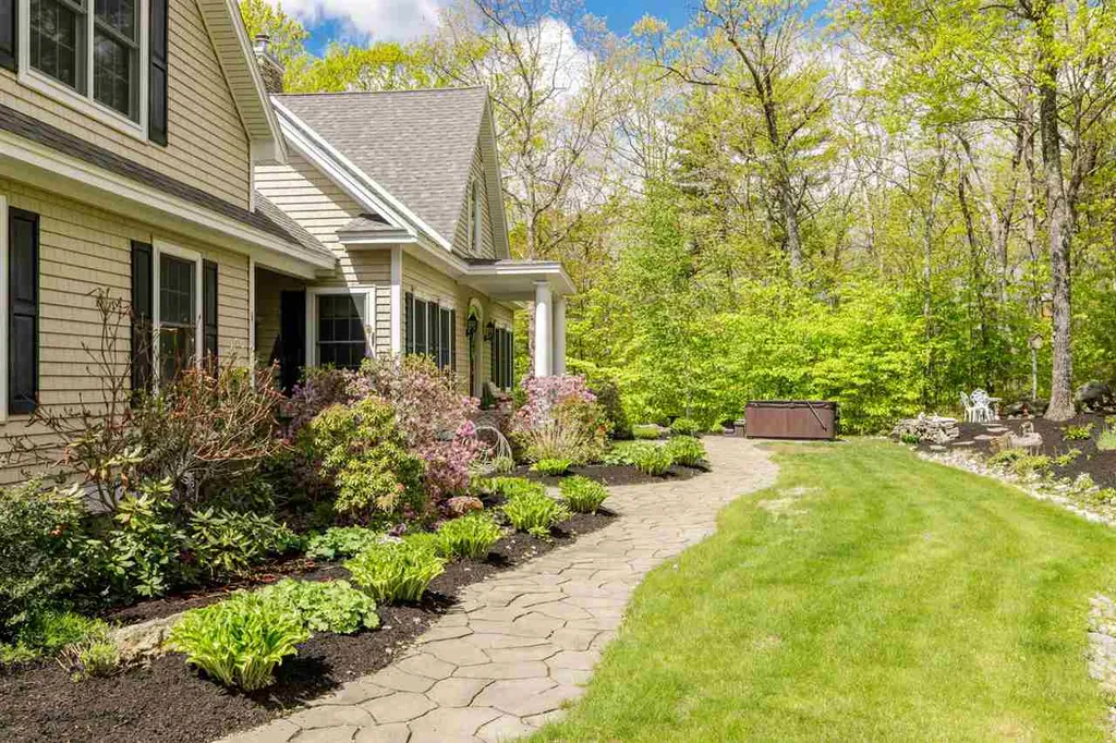 169 Ambrose Way Wolfeboro NH 03894