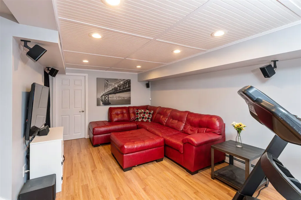 7052 Shaker Road Loudon NH 03307
