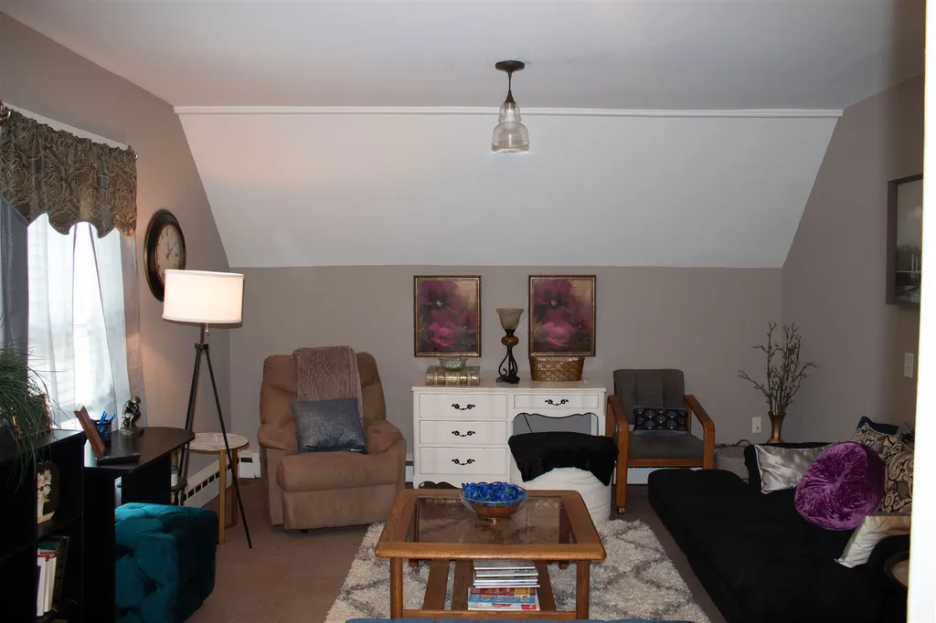 25 Strafford Street Laconia NH 03246