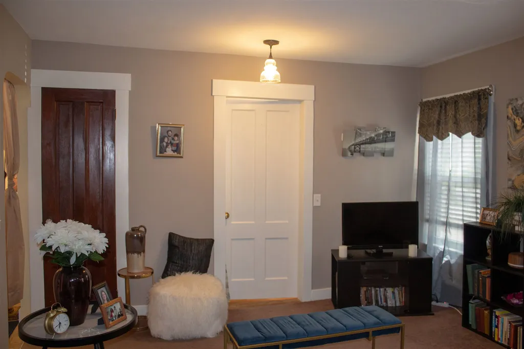 25 Strafford Street Laconia NH 03246