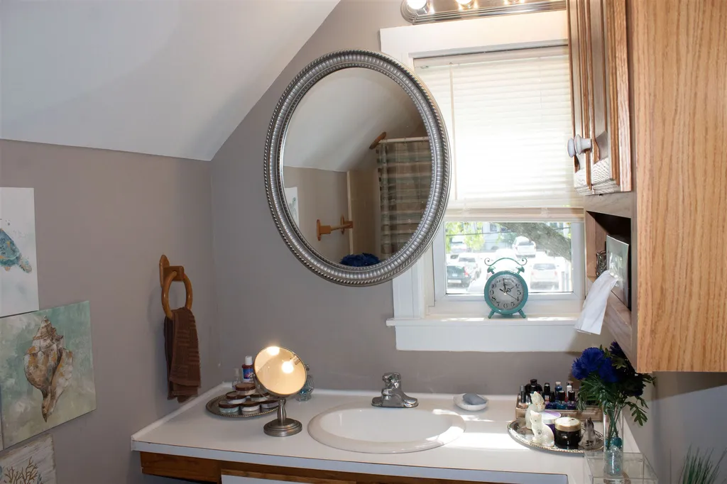 25 Strafford Street Laconia NH 03246