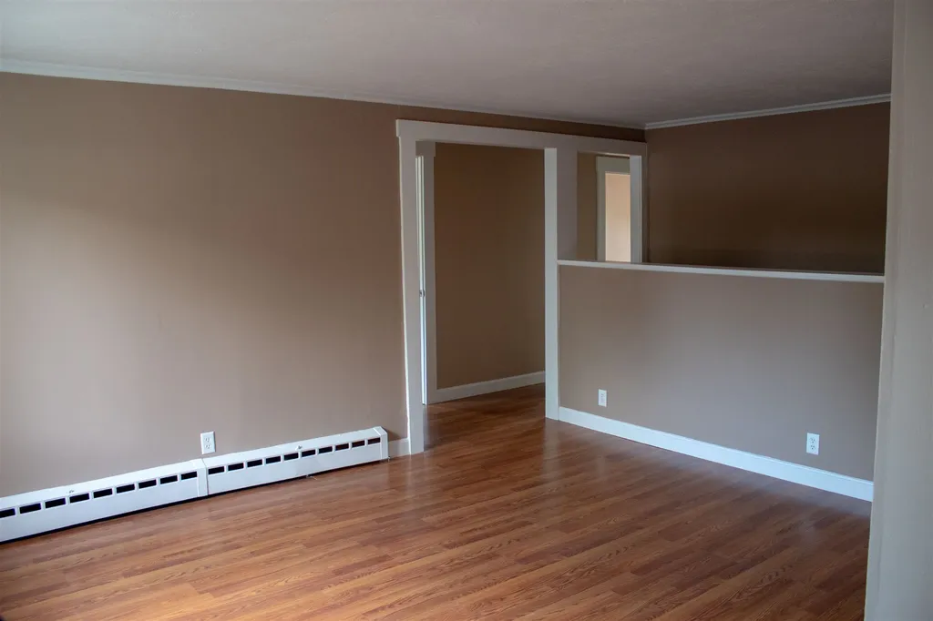 25 Strafford Street Laconia NH 03246