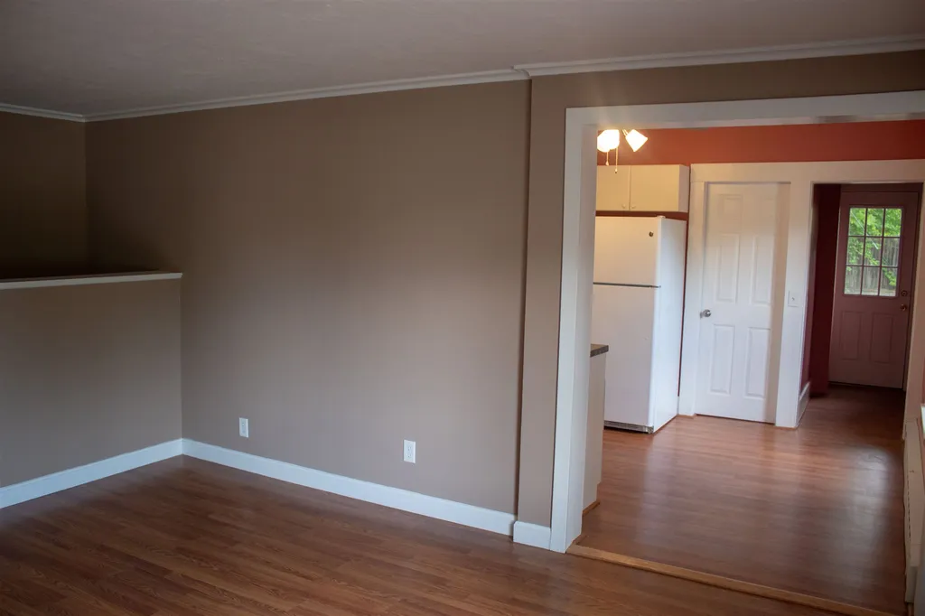25 Strafford Street Laconia NH 03246