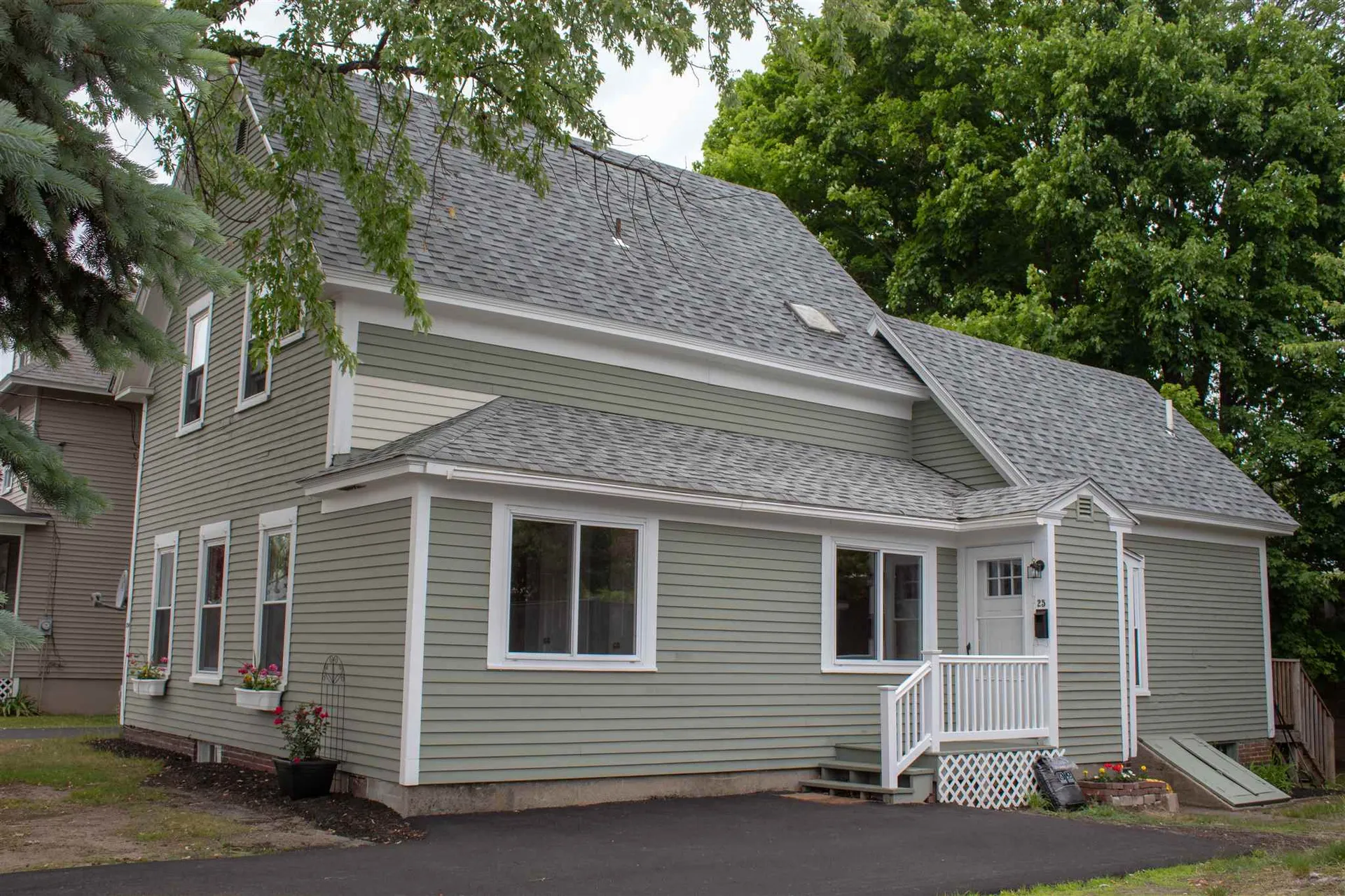 25 Strafford Street Laconia NH 03246