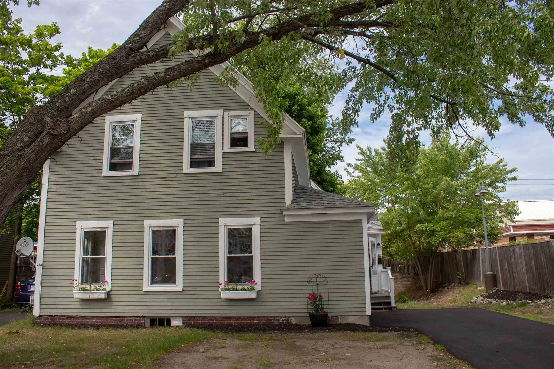 25 Strafford Street Laconia NH 03246