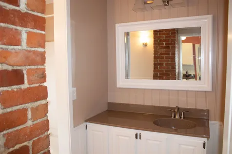 25 Strafford Street Laconia NH 03246
