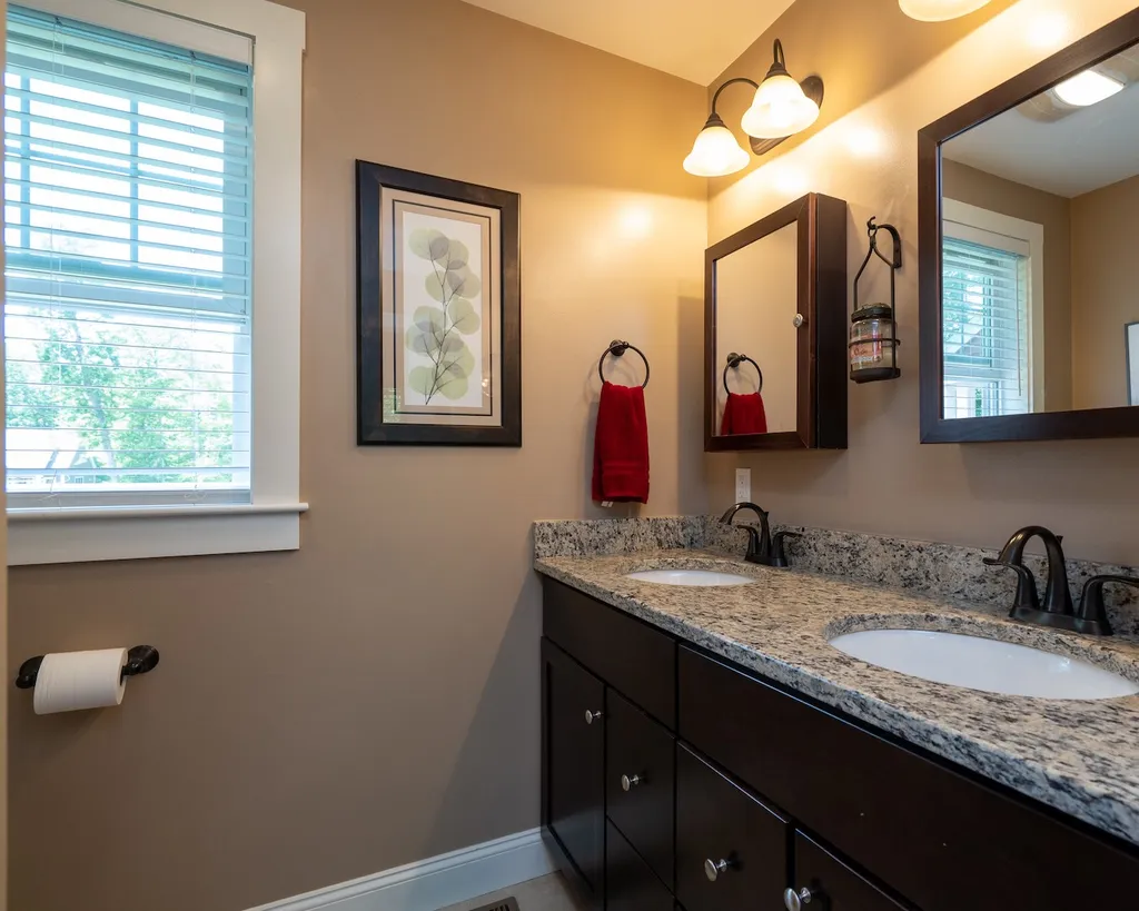 68 Village Place Drive Barrington NH 03825