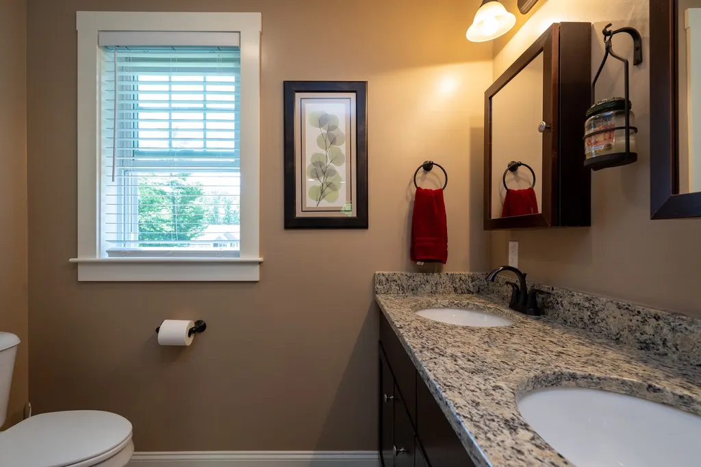 68 Village Place Drive Barrington NH 03825