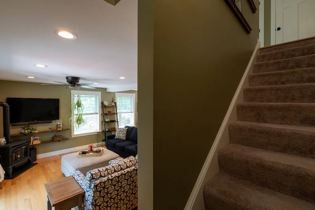 68 Village Place Drive Barrington NH 03825