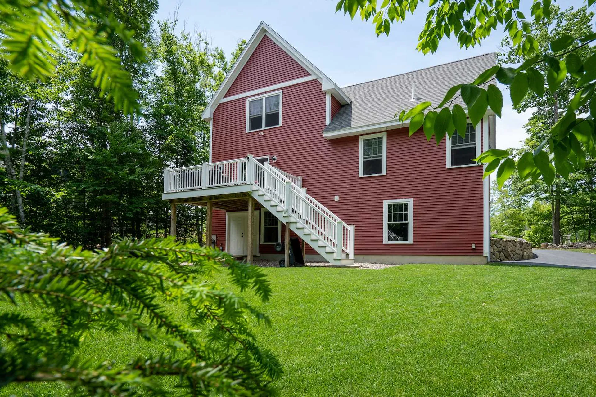 68 Village Place Drive Barrington NH 03825