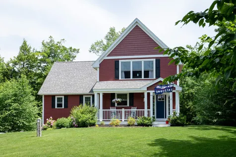 68 Village Place Drive Barrington NH 03825