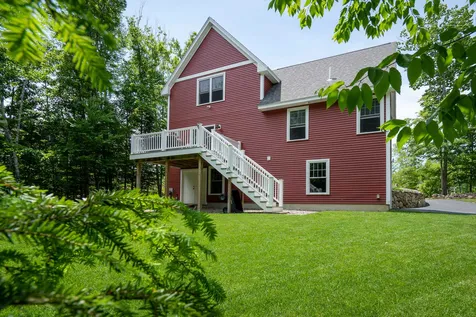 68 Village Place Drive Barrington NH 03825
