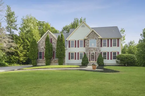 18 Esther Drive Bedford NH 03110