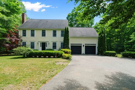 11 George Bennett Road Lee NH 03861