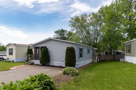 21 Seabreeze Drive North Hampton NH 03862