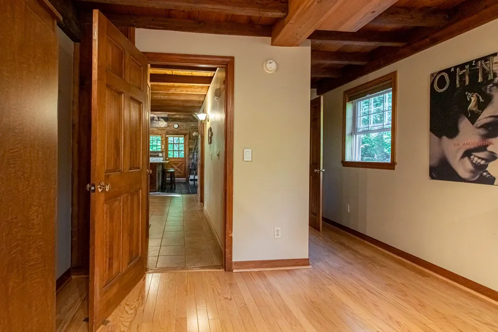 104 Pondview Road Weare NH 03281