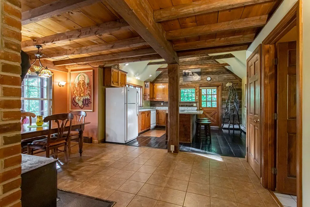 104 Pondview Road Weare NH 03281