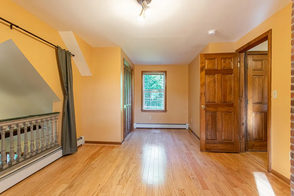 104 Pondview Road Weare NH 03281
