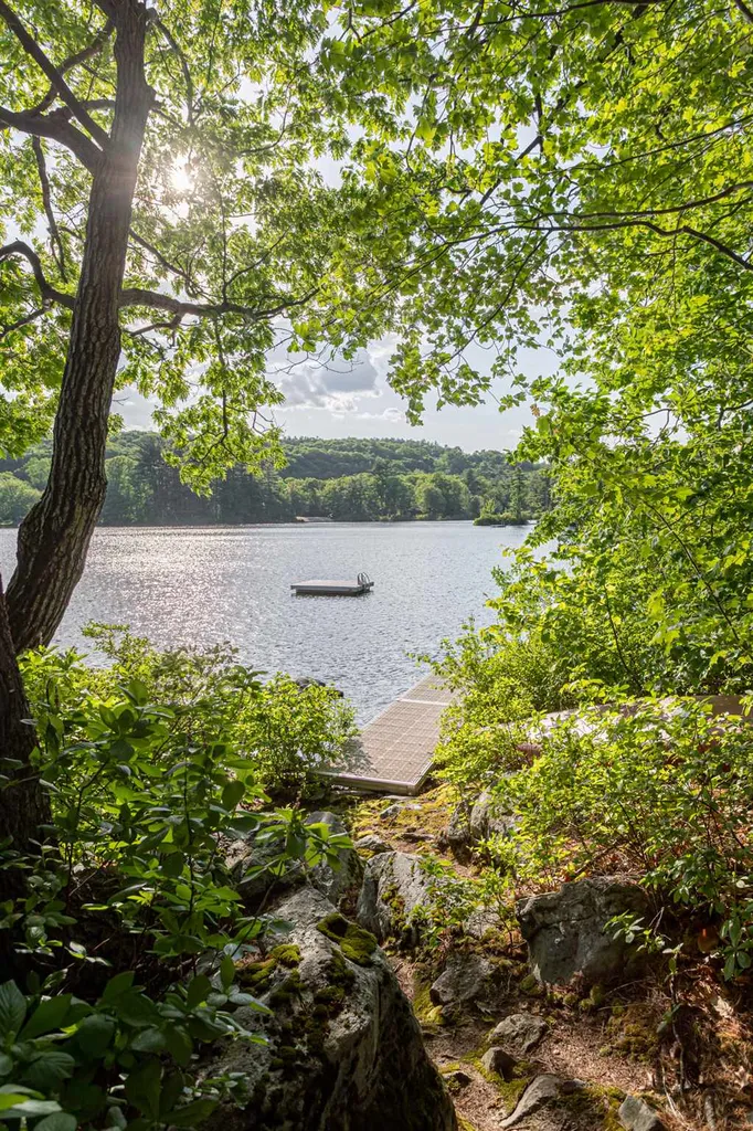 104 Pondview Road Weare NH 03281