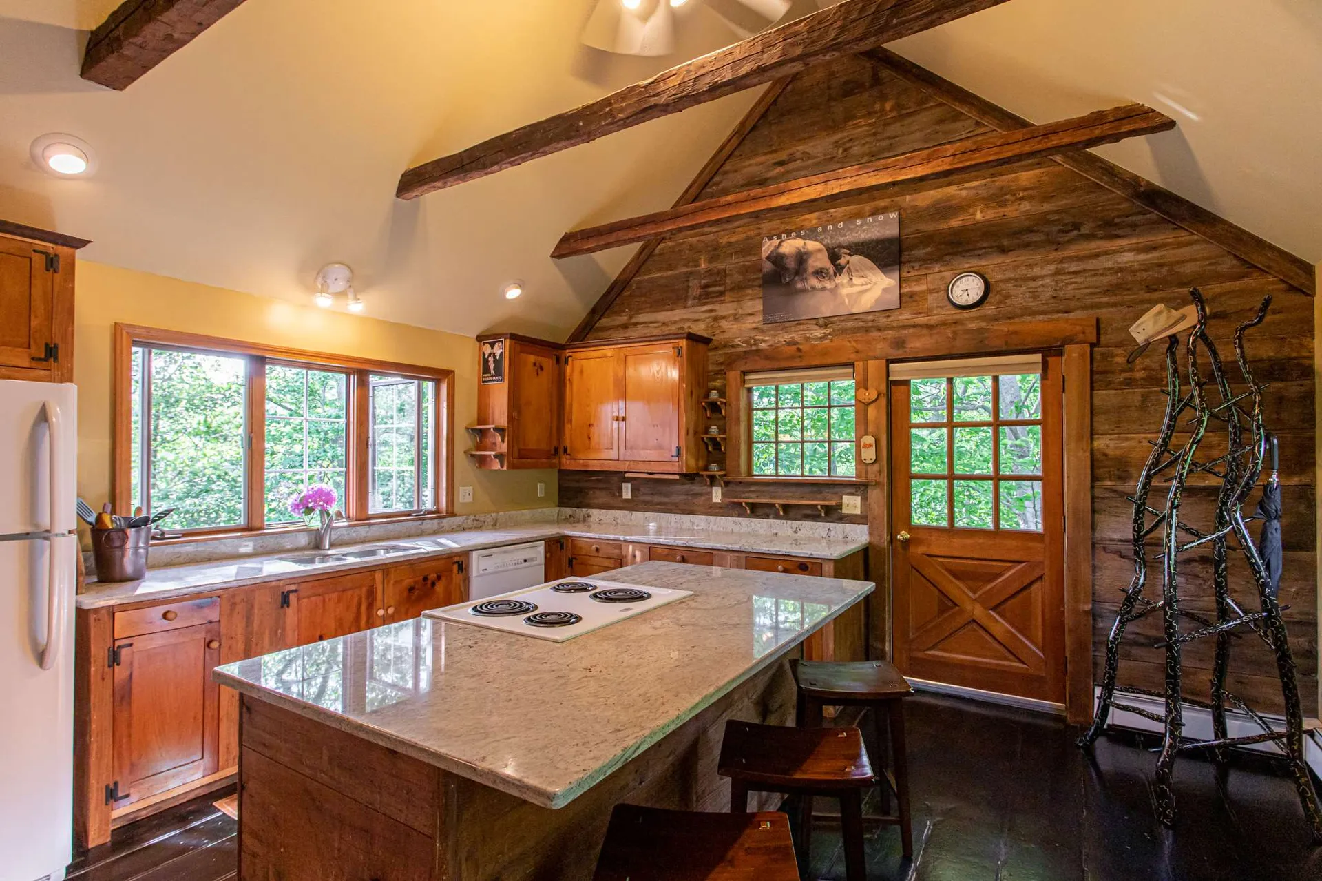104 Pondview Road Weare NH 03281