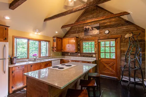 104 Pondview Road Weare NH 03281