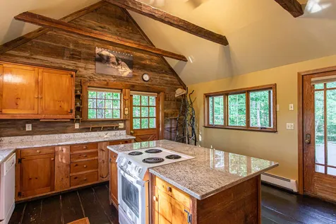 104 Pondview Road Weare NH 03281