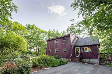 104 Pondview Road Weare NH 03281