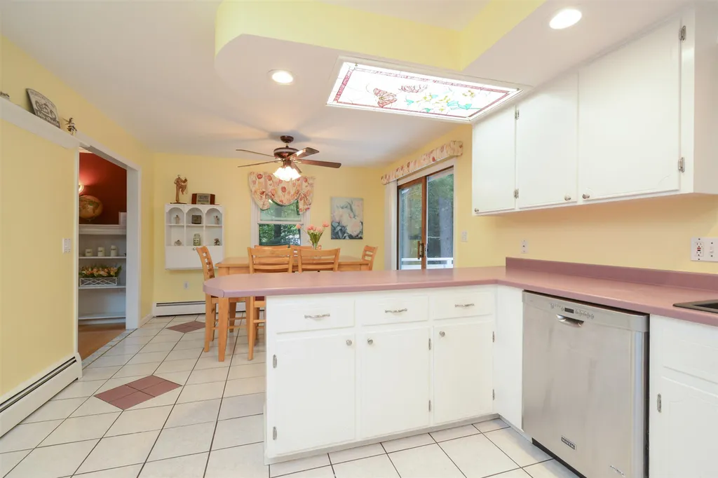 11 Beech Hill Drive Londonderry NH 03053