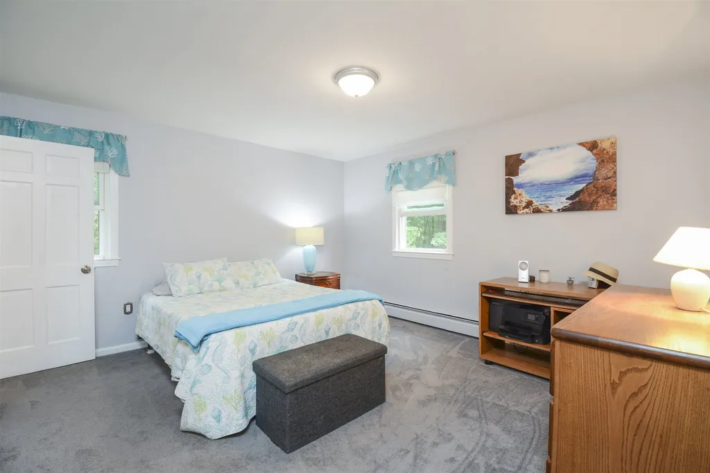 11 Beech Hill Drive Londonderry NH 03053