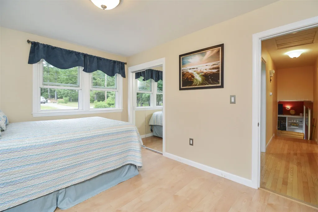 11 Beech Hill Drive Londonderry NH 03053