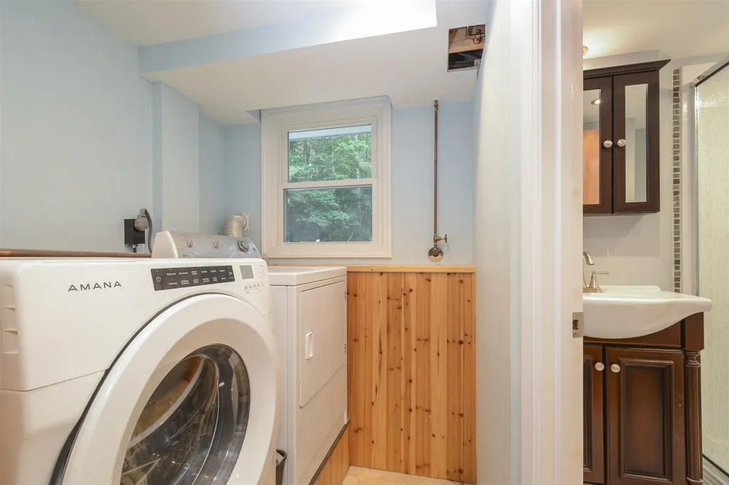 11 Beech Hill Drive Londonderry NH 03053