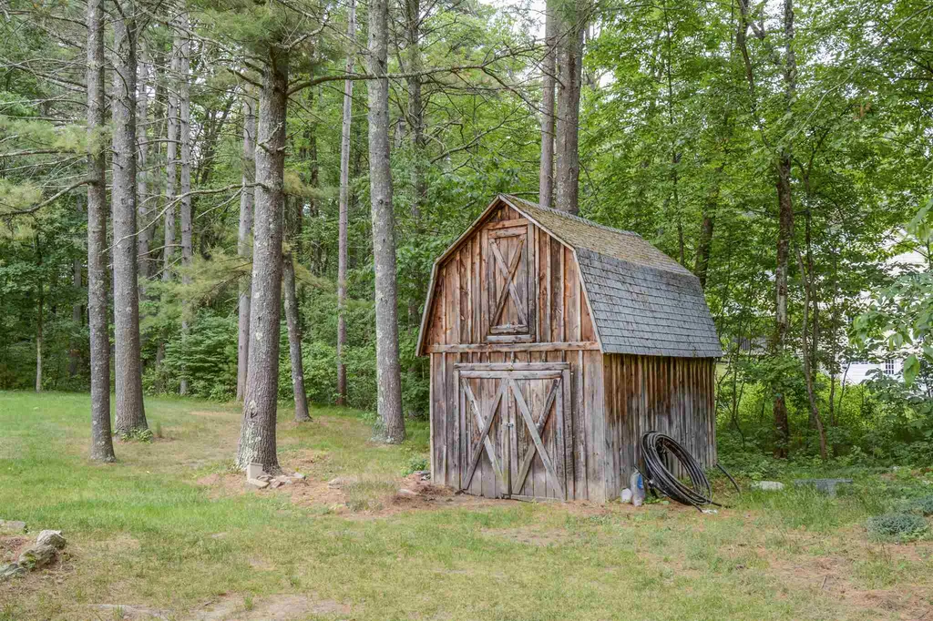 11 Beech Hill Drive Londonderry NH 03053
