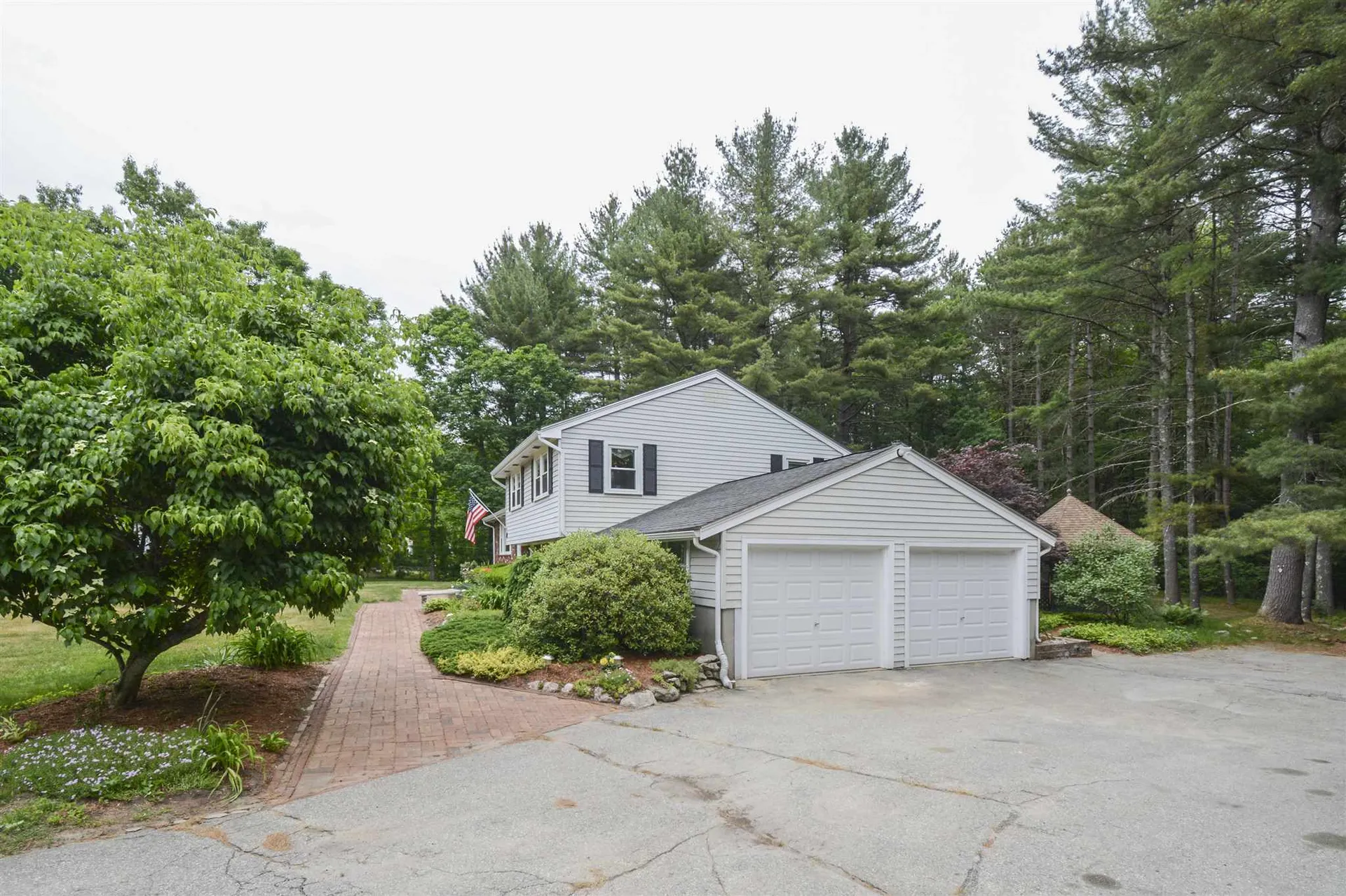 11 Beech Hill Drive Londonderry NH 03053