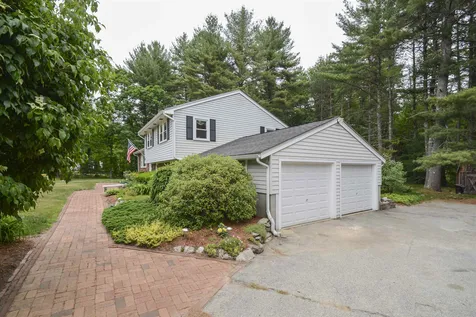 11 Beech Hill Drive Londonderry NH 03053