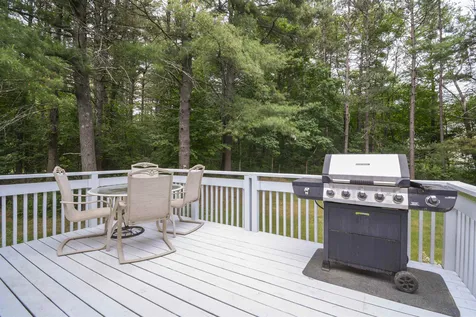 11 Beech Hill Drive Londonderry NH 03053