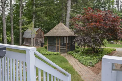 11 Beech Hill Drive Londonderry NH 03053