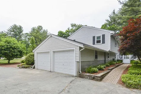 11 Beech Hill Drive Londonderry NH 03053