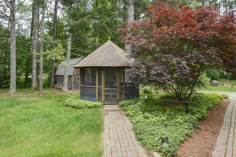 11 Beech Hill Drive Londonderry NH 03053